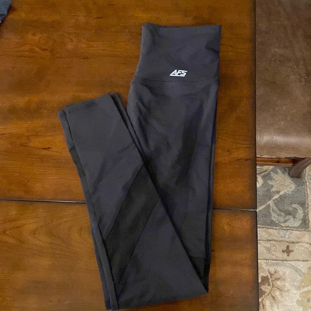Athletic leggings